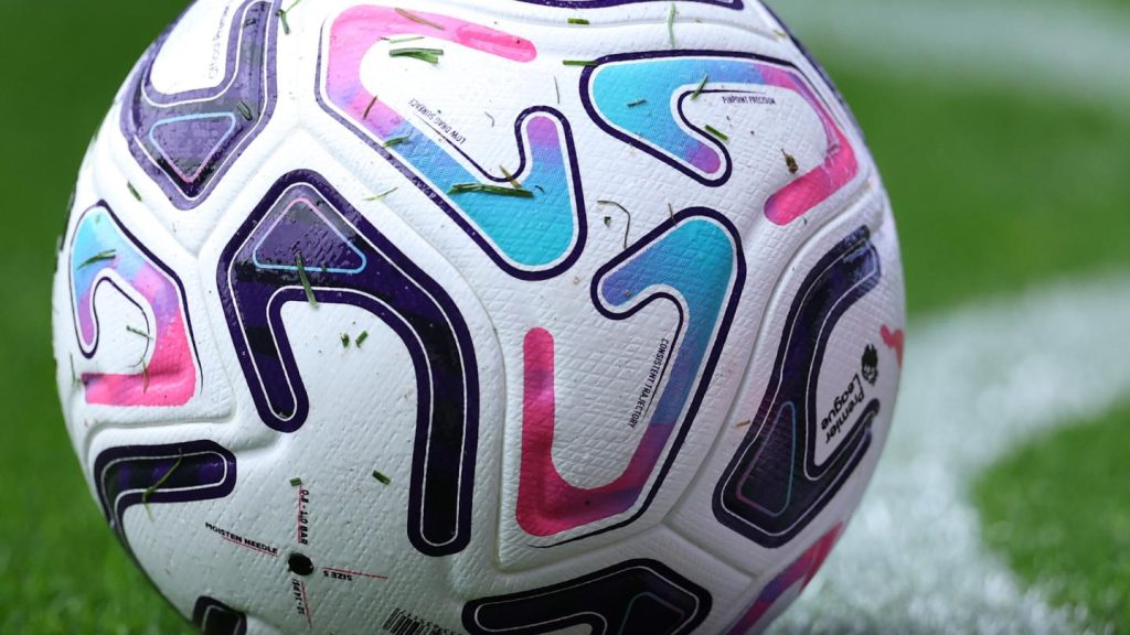 Quả bóng Premier League minh họa luật tactical timeout thủ môn mùa 2026 2027