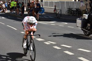 Tadej Pogacar chuẩn bị chặng 16 Tour de France 2026