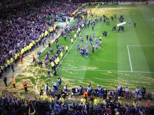 Các cầu thủ Porto nâng cúp UEFA Europa League