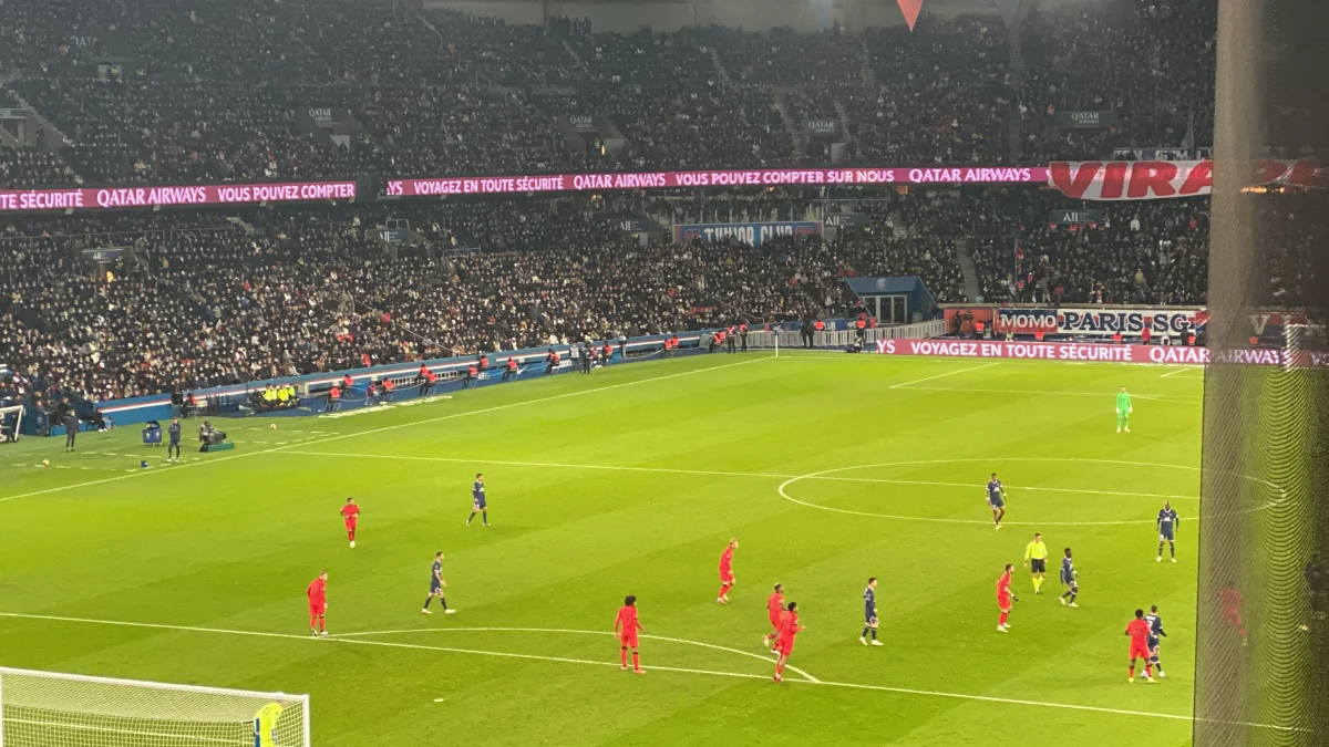 Toàn cảnh khán đài Parc des Princes trước trận đấu của PSG