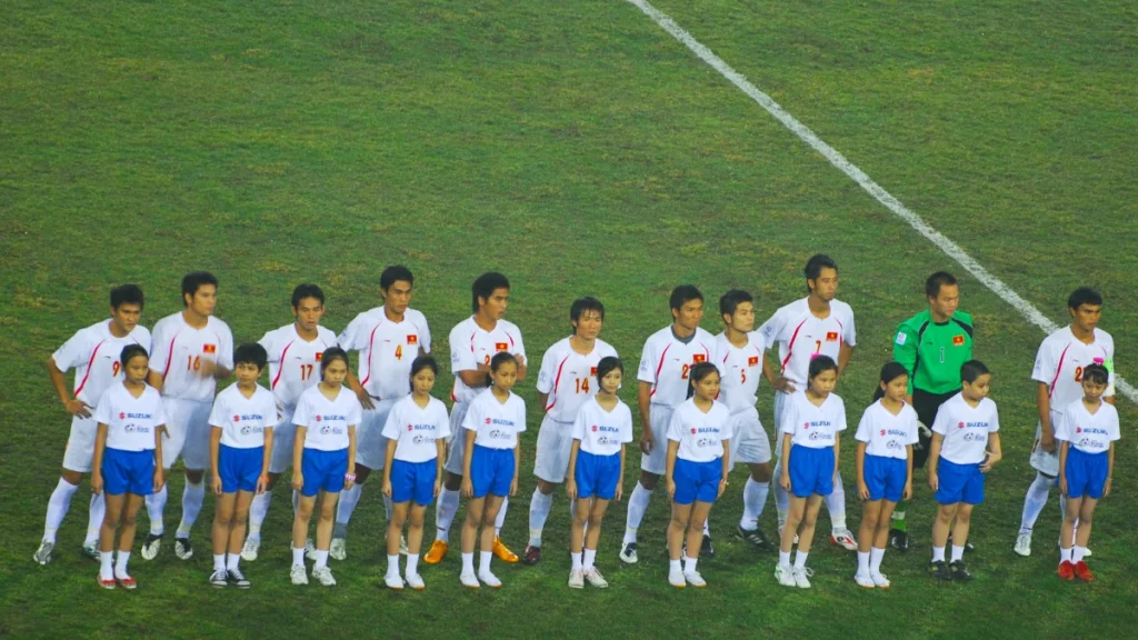 Đội tuyển Việt Nam thi đấu tại sân Mỹ Đình trong AFF Cup