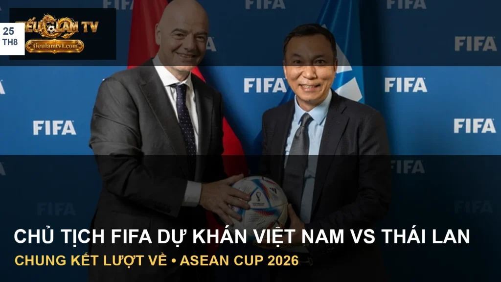 Chủ tịch FIFA Gianni Infantino cùng lãnh đạo VFF trong ảnh tư liệu