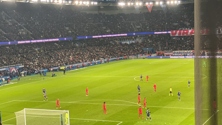 Parc des Princes, sân nhà của PSG trước trận đấu