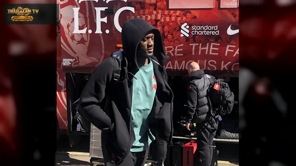 Ibrahima Konaté trong trang phục Liverpool trước trận gặp Fulham ngày 6/4/2025